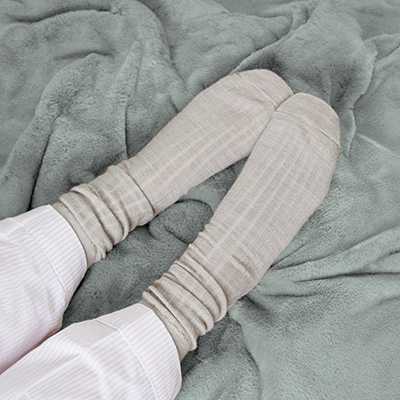 A Slumberdown Elegantly Warm Luxury Heated Throw - Pistachio.