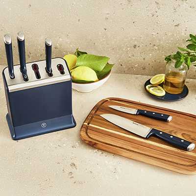 Tefal EverSharp Pro 5 Piece Auto-Sharpening Knife Block-Blue.