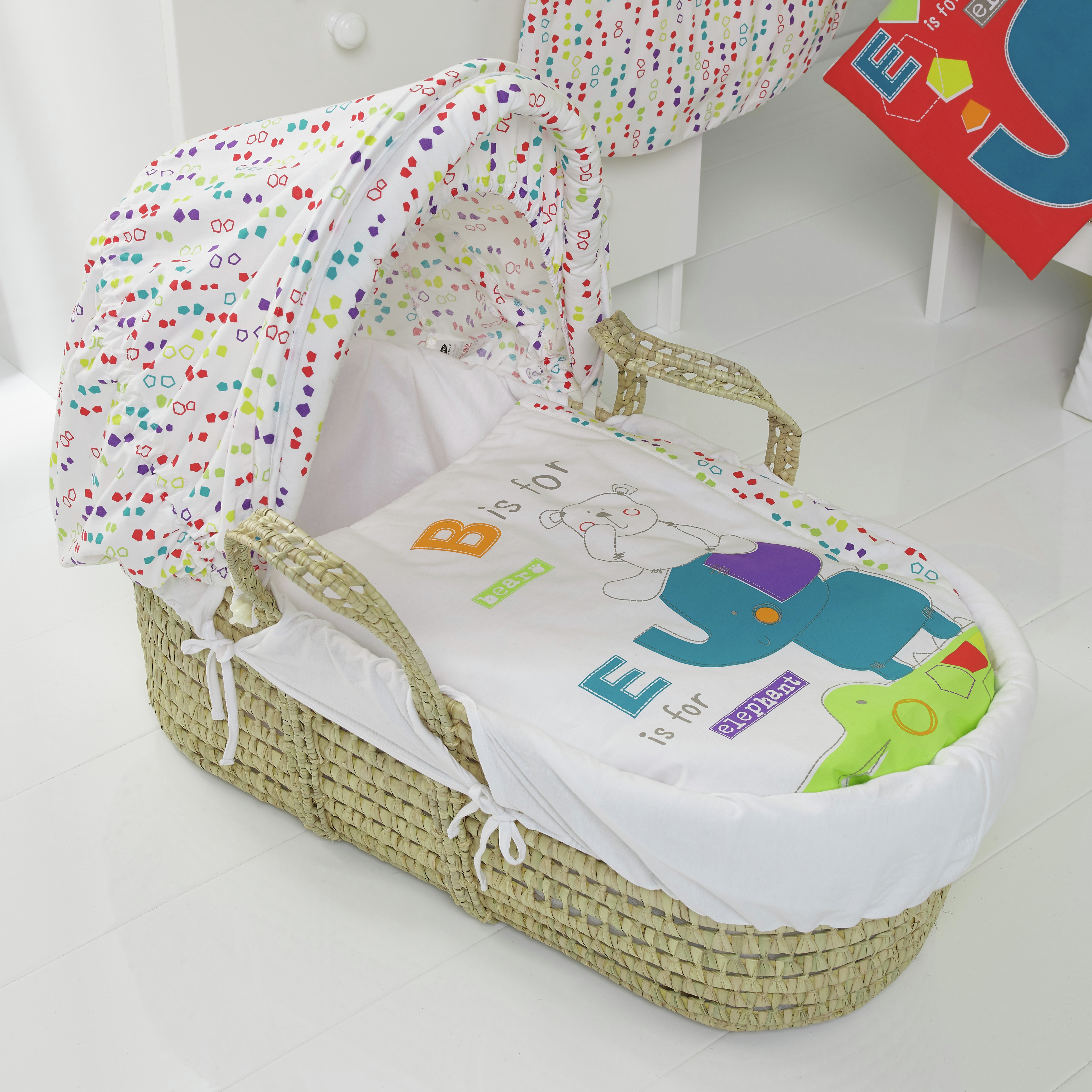 Obaby B is for Bear Moses Basket & Stand – Happy Safari Review