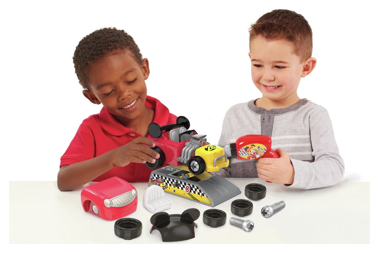 Mickey Mouse and the Roadtser Racers Custom Car Kit Review