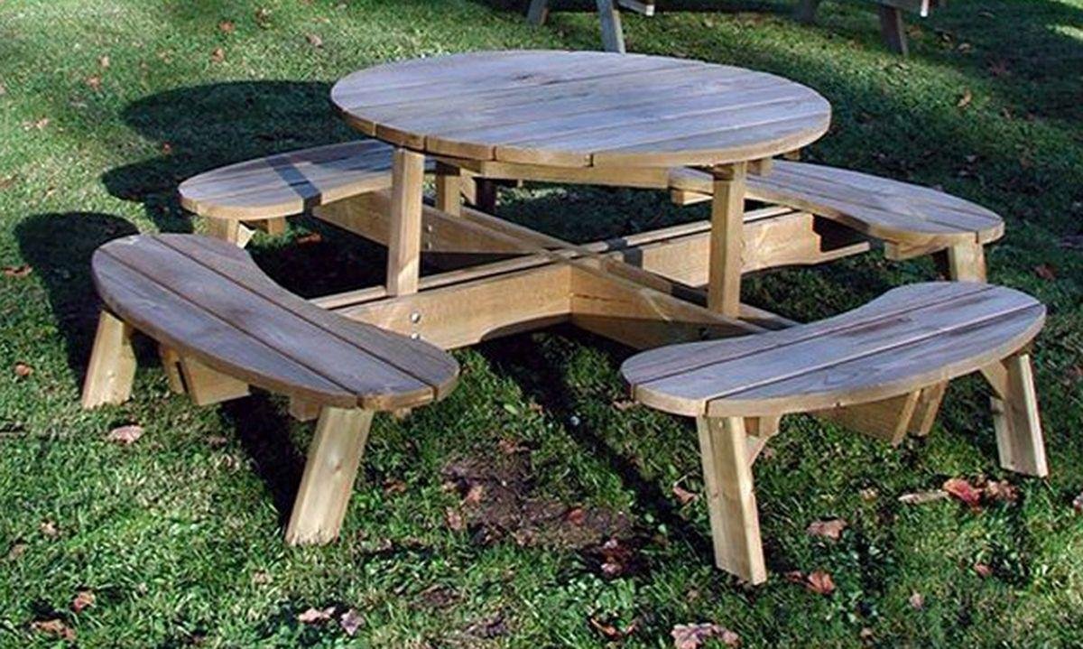 Grange Fencing Round Garden Table with Seats. Review