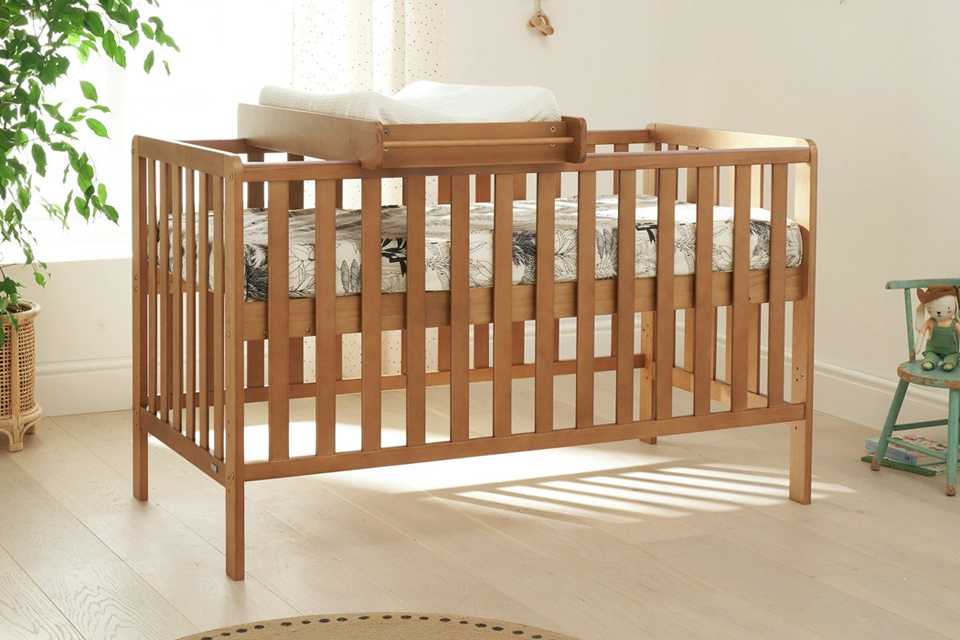 Tutti Bambini Malmo Cot Bed - Oak.