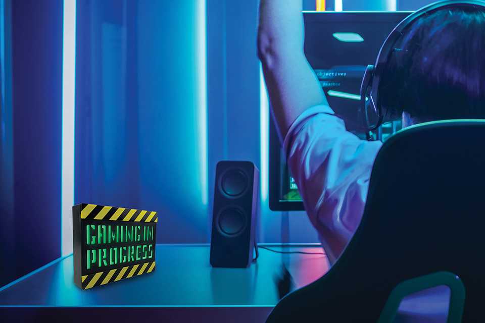 RED5 Gaming In Progress light.