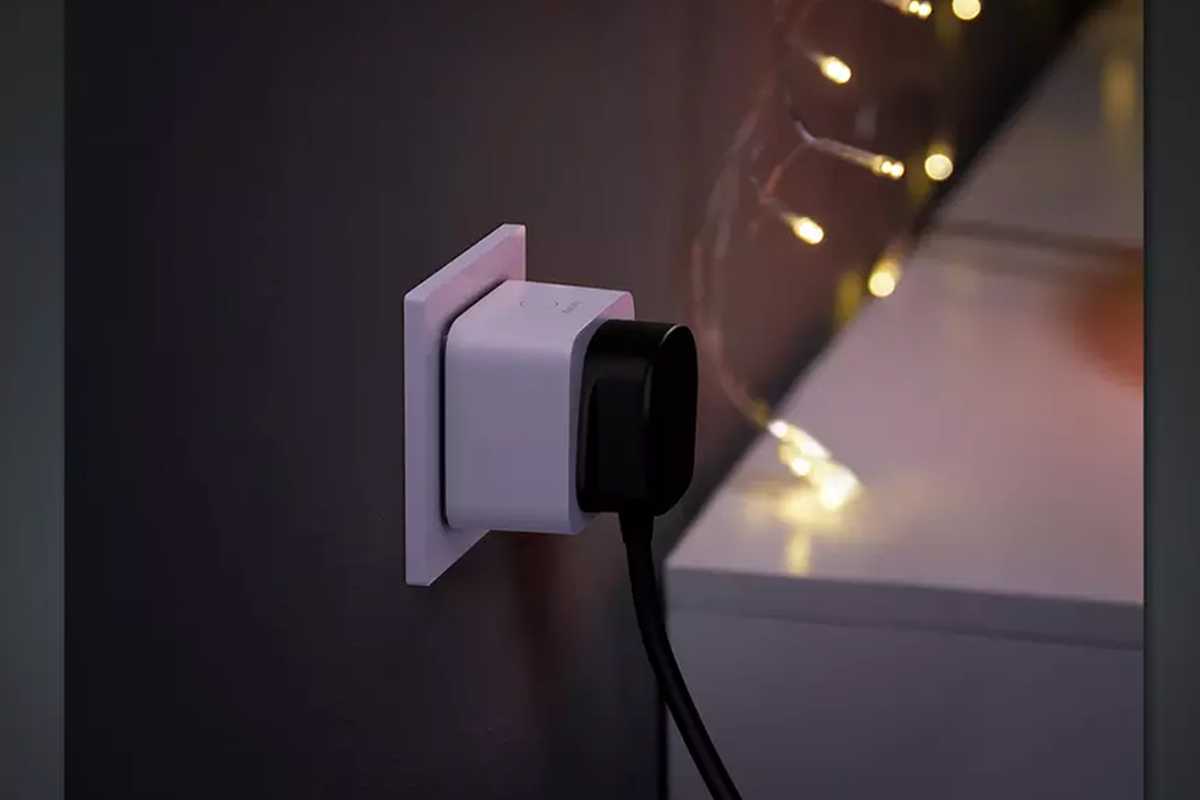 Philips Hue smart plug with bluetooth.