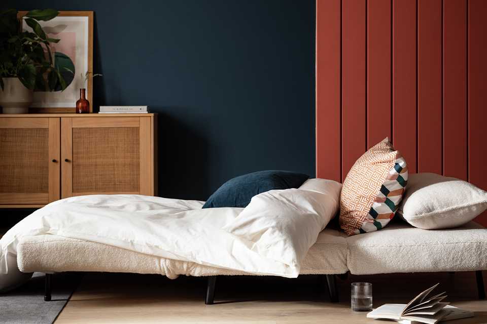 Habitat Roma single chairbed.