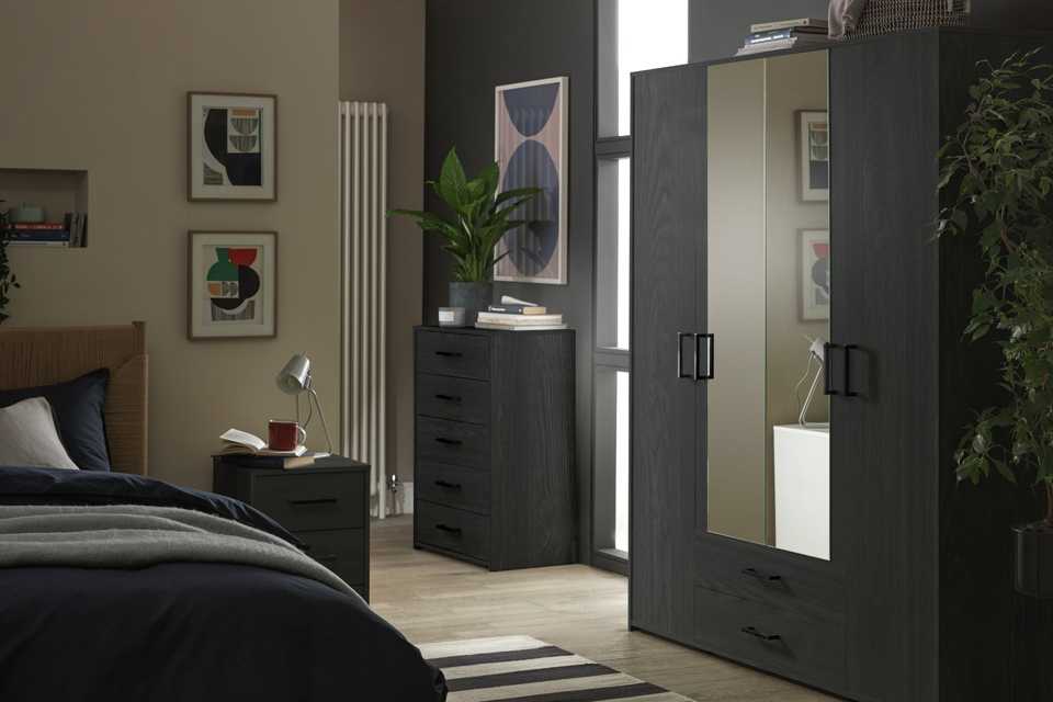 An Argos Home Oslo 3-piece 4-door wardrobe set.