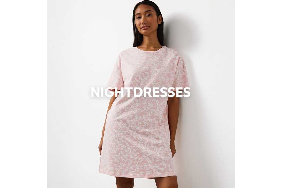 Pink short sleeve women’s nightdress – lightweight breathable sleepwear.