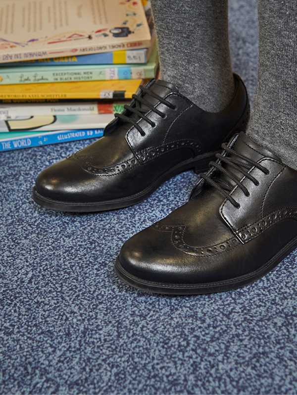 Need help measuring their feet? Download our printable measuring guide to help work out your child's Start-Rite shoe size.