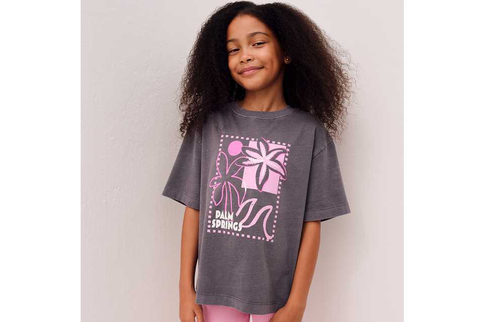 Kids holiday shop.
