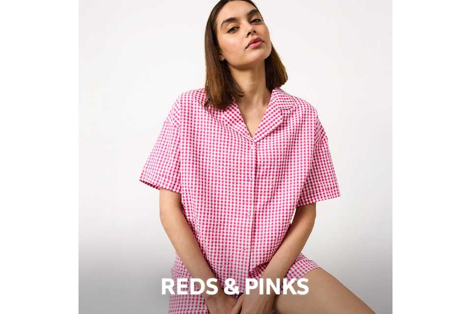 Pink gingham women’s short pyjama set with button-up shirt – breathable summer nightwear.