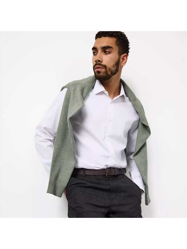 Smart meets casual: Party looks that work hard. Got an event in the diary? Whether it’s a sleek dinner, a rooftop party, or a laid-back celebration, our men’s occasionwear edit blends sharp style with effortless ease.