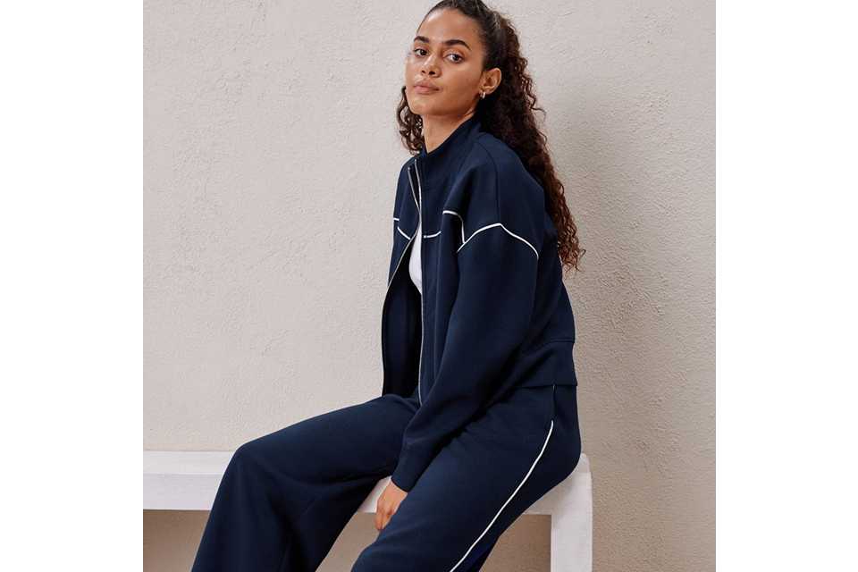 Sports & leisurewear.