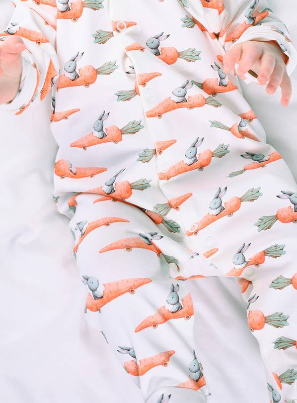 FRED & NOAH Racing Carrots Sleepsuit 6-12 Month