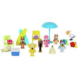Bluey Beach Figures And Accessories Multipack Exclusive