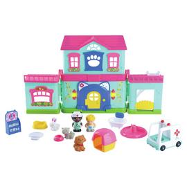 Chad Valley Vet Clinic – 16 Piece Playset