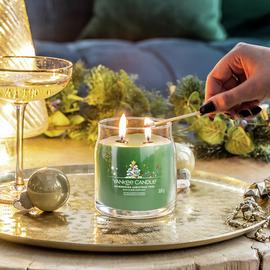 Yankee Signature Medium Jar Candle - Shimmering Xmas Tree