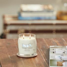 Yankee Signature Medium Jar Candle - Clean Cotton