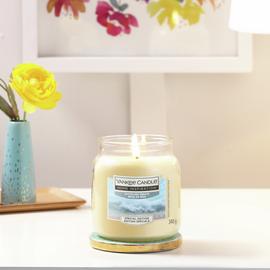 Yankee Candle Medium Scented Jar Candle - Shoreline Breeze