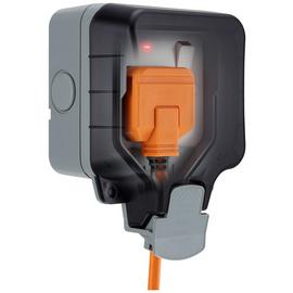 BG Electrical 1 Gang Single Switched Outdoor Power Socket