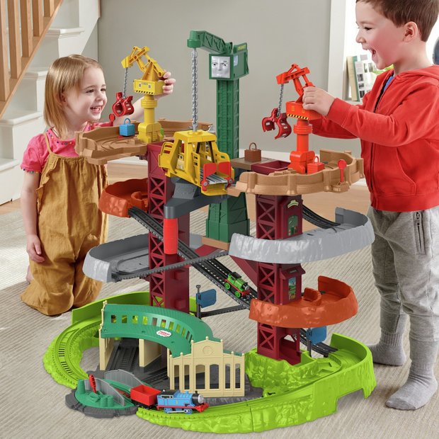 Thomas & Friends Trains & Cranes Super Tower Motorized Train and Track Set for Preschool Kids Ages 3 Years and Up 