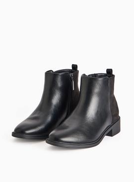Uno Fit Black Wide Fit Chelsea Boots