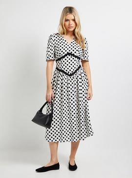 DOROTHY PERKINS Mono Spot Lace Detail Dropped Waist V Neck Printed Midi Dress