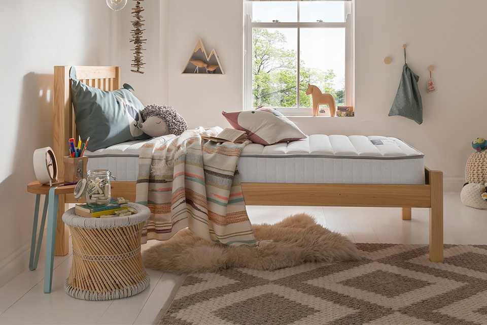 Childrens cream bedroom top furniture