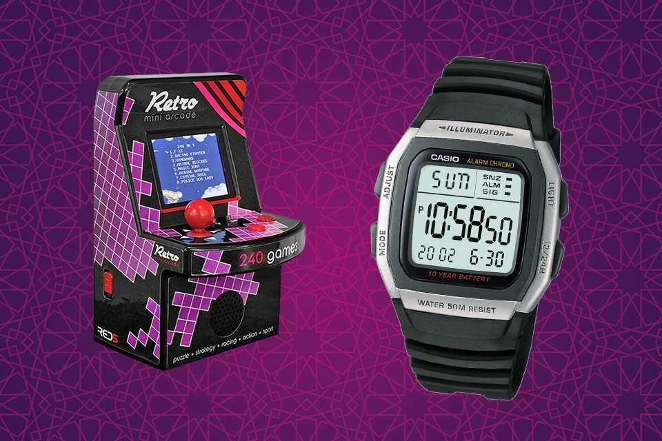 RED5 Retro Mini Arcade Machine + Casio Men's Chronograph Silver Stainless Steel Watch.