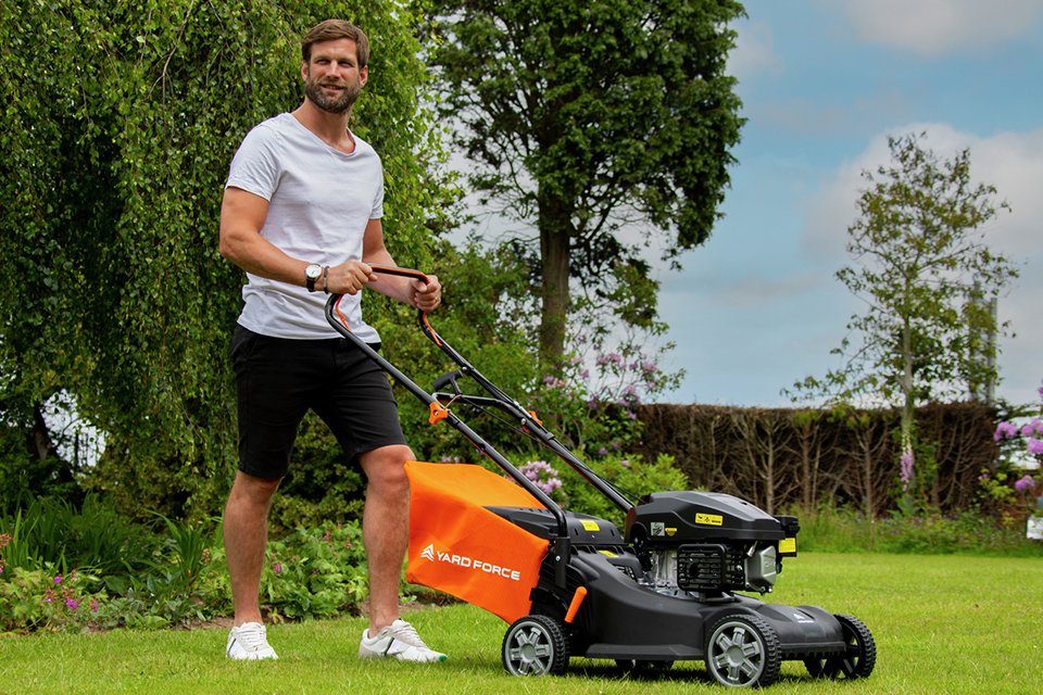 Yard Force 40cm Push Petrol Lawnmower - 127cc.