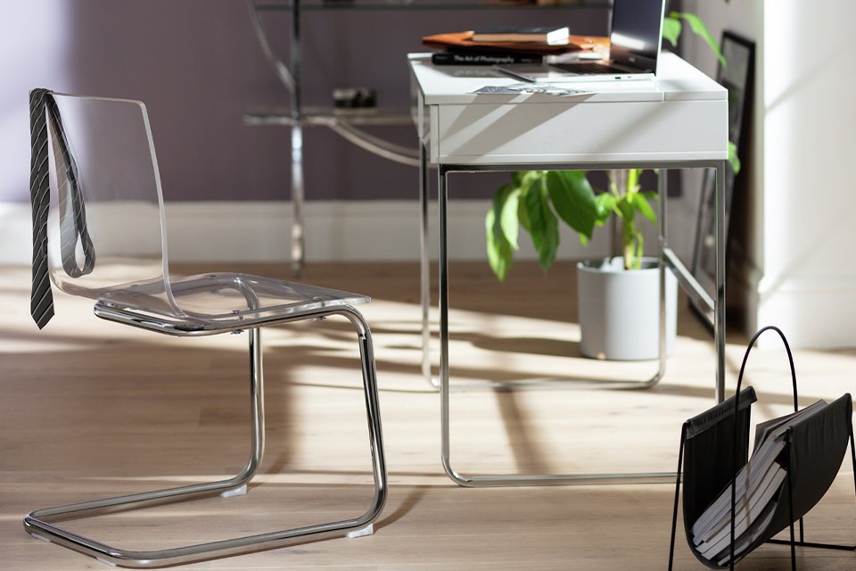 Office chair that tucks in.