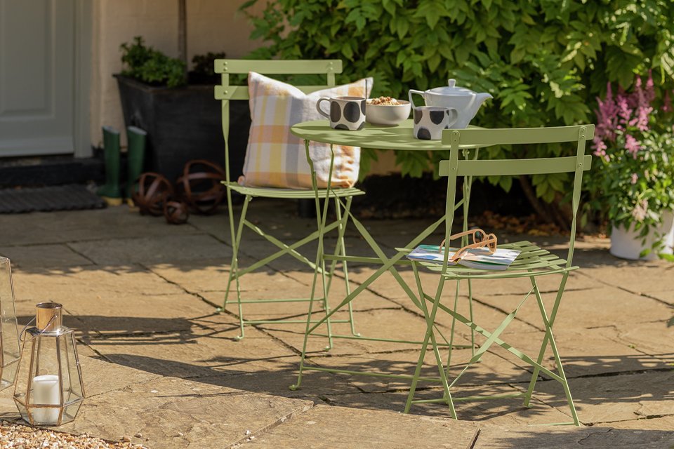 Habitat Eve 2 Seater Metal Garden Bistro Set - Green.