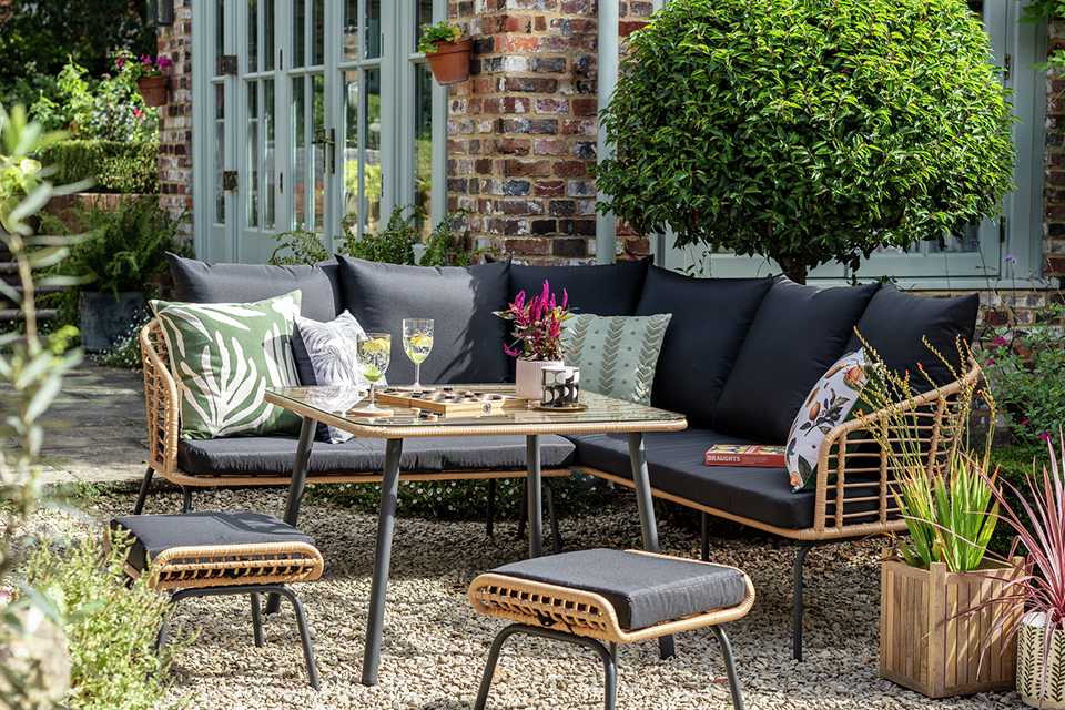 Our guide to choosing the best garden furniture Argos