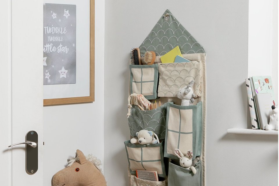 Habitat hanging house storage.