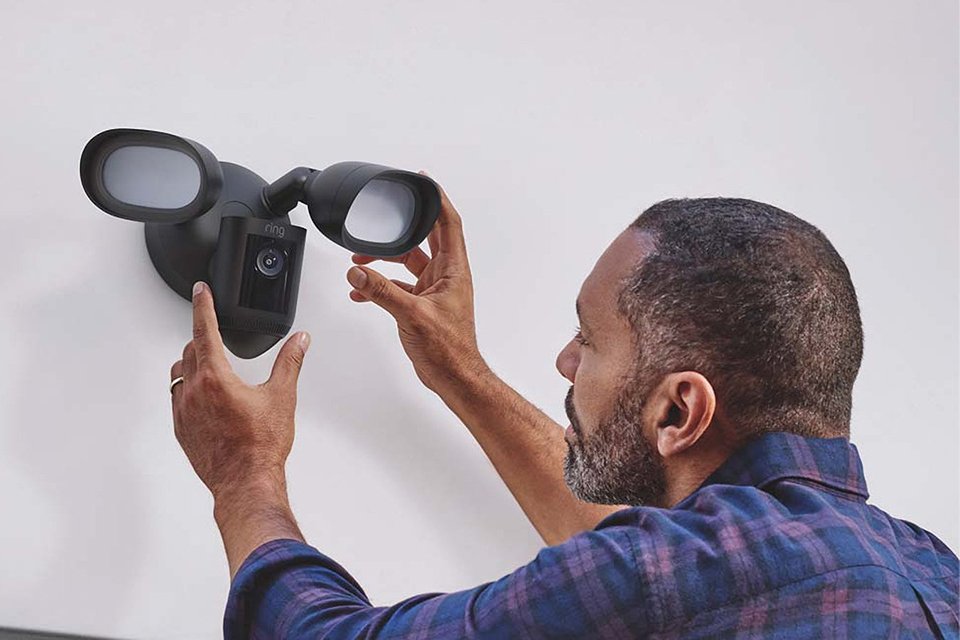 Get your home ready for your holiday with smart security.