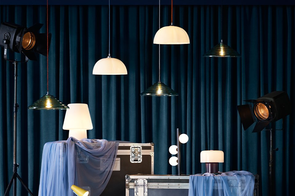 Different types of lighting in a room.