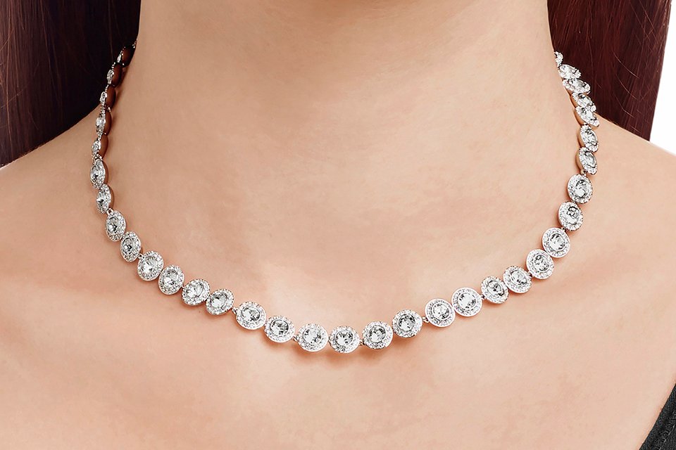 Effortless style. That turns every look into a moment.