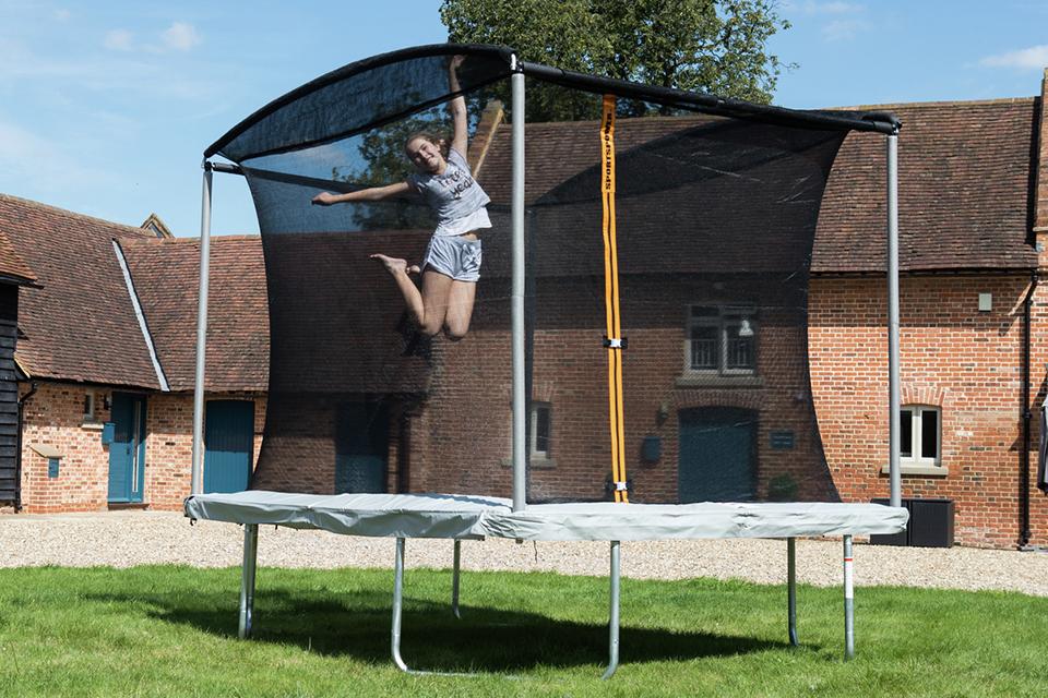 Stige Isaac Forventning Best trampolines for gardens of all sizes | Argos