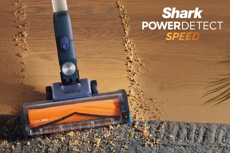 Meet the Shark PowerDetect Pro. Detects dirt, boosts power and auto‑empties after use.