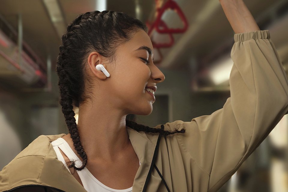 Save 50% on Huawei Freebuds SE4 Black.