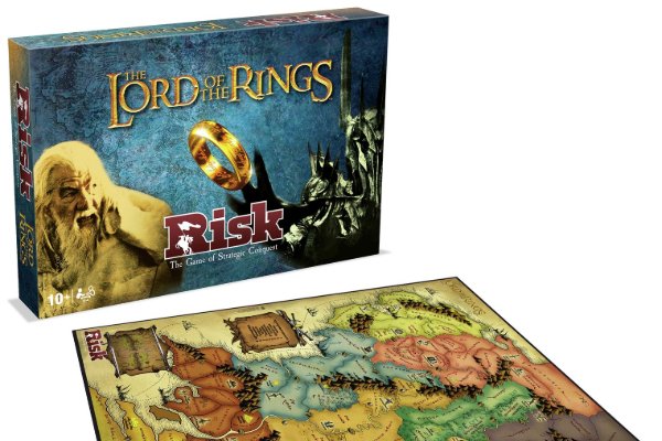 An image of the Lord of the Rings board game.