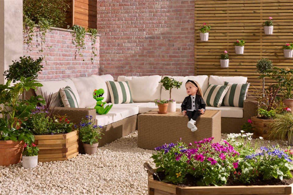 Create your outdoor sanctuary because everything feels better surrounded by plants.