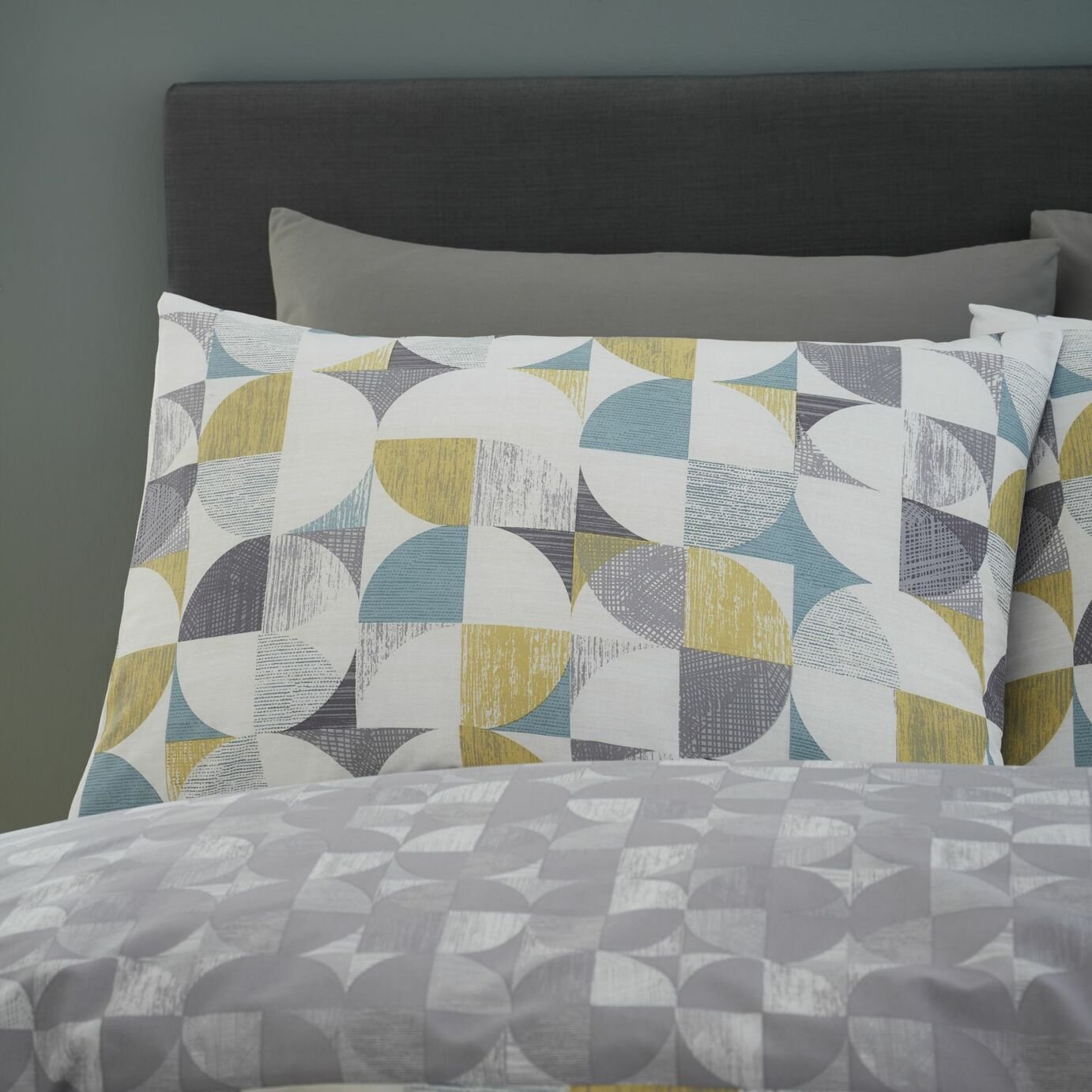 Catherine Lansfield Ochre Retro Circles Bedding Set Review