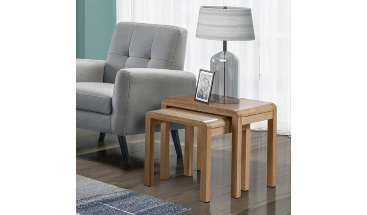 Julian Bowen Curve Nest of 2 Tables - Oak