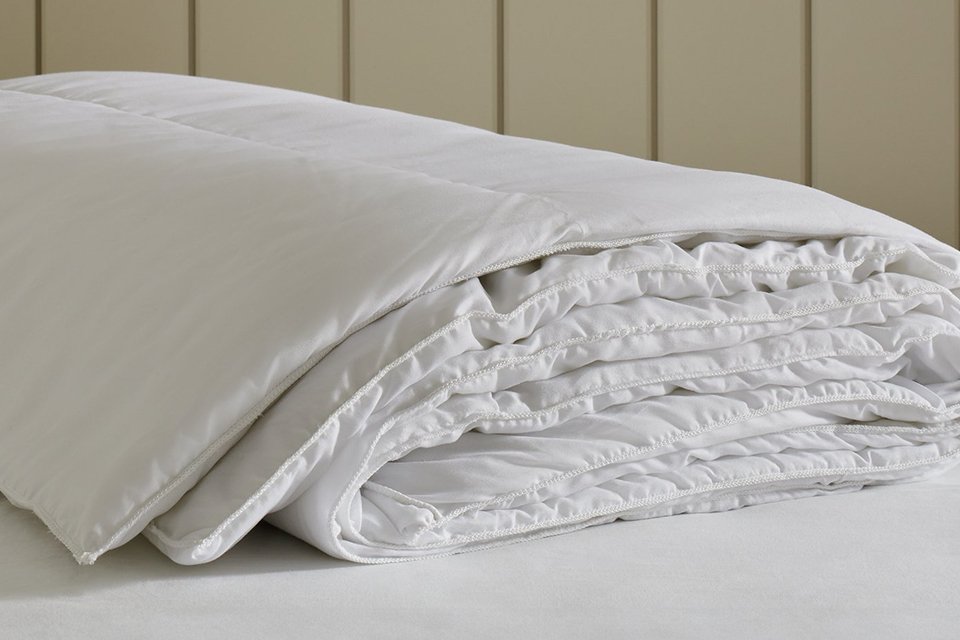 A Habitat Supersoft washable 7.5 tog single duvet.