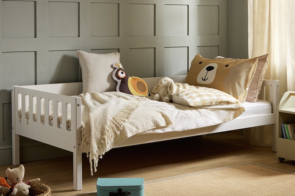 A Habitat Kids Ronnie white single day bed.