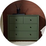 Chest of drawers.