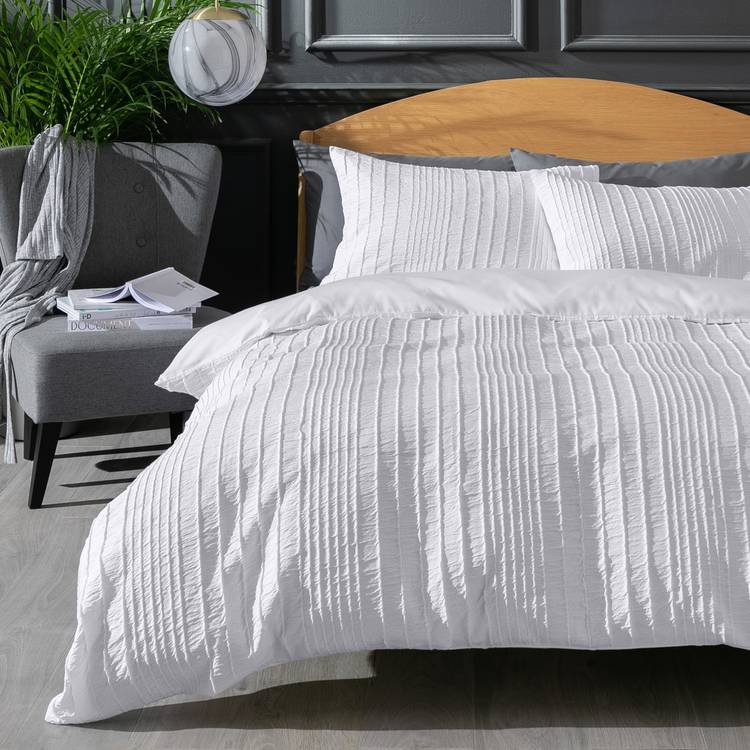 Argos Home Crinkle White Bedding Set - Double 0