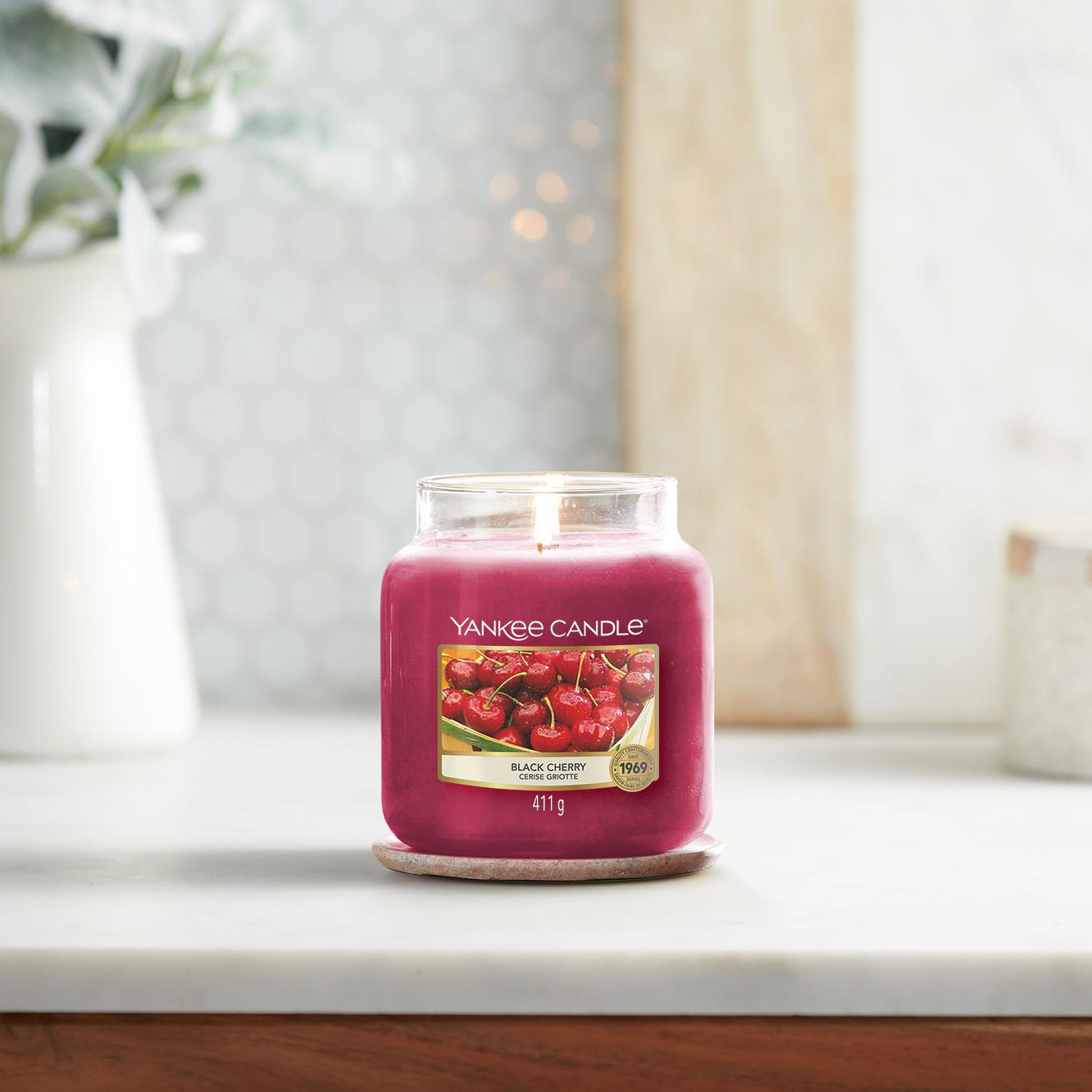 Yankee Candle Medium Jar Candle - Black Cherry