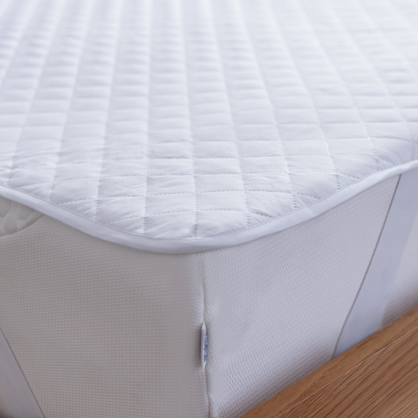 Habitat Anti-Allergy Mattress Protector - Single