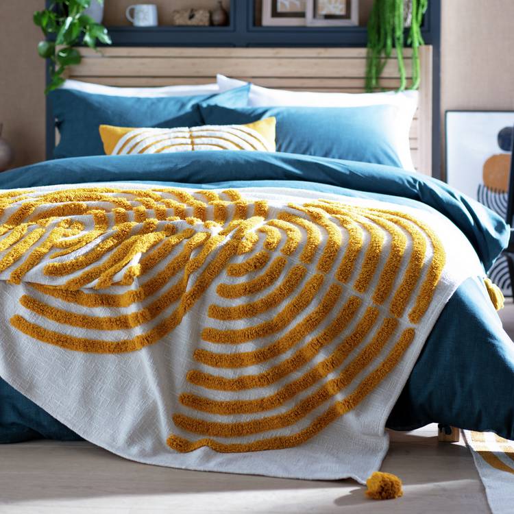 Habitat Geo Tufted Throw - White & Yellow - 125x150cm 0